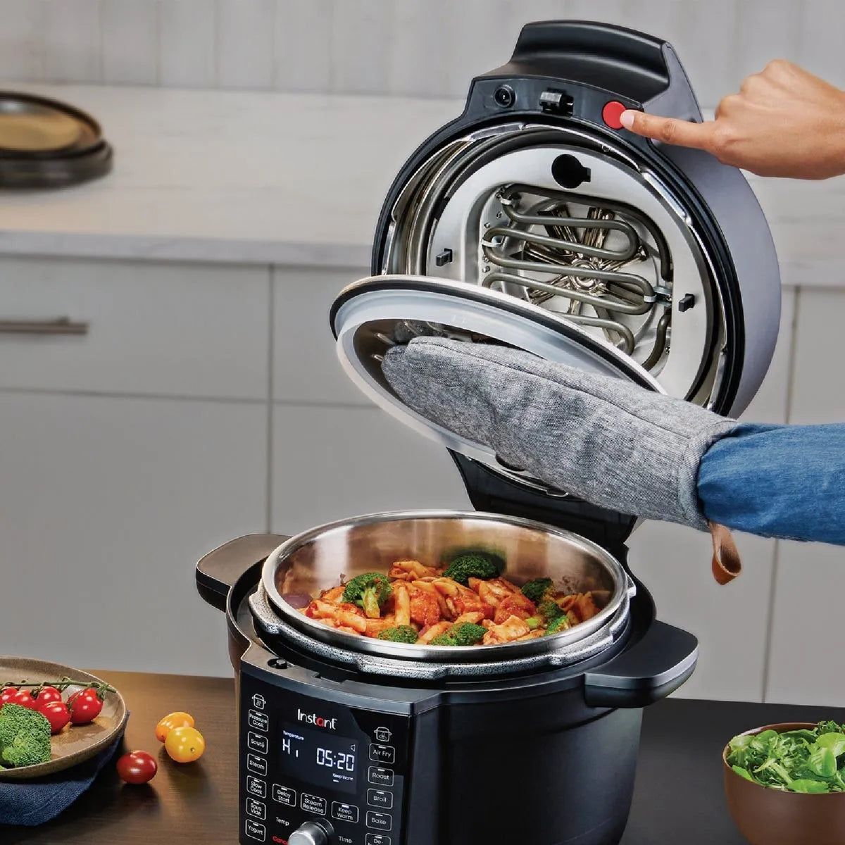 Air Fryer And Multi-Cooker With Ultimate Lid Instant